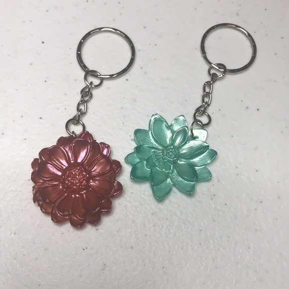 Bundle! flower keychains - Picture 2 of 4
